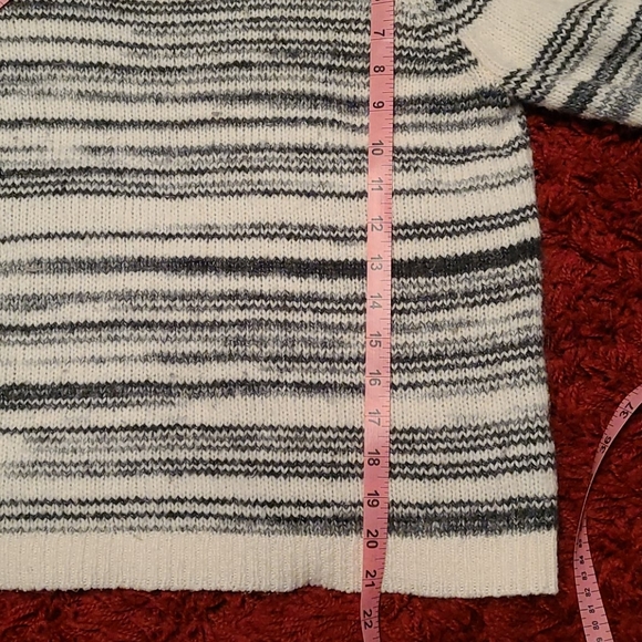 Sweater - Picture 5 of 7